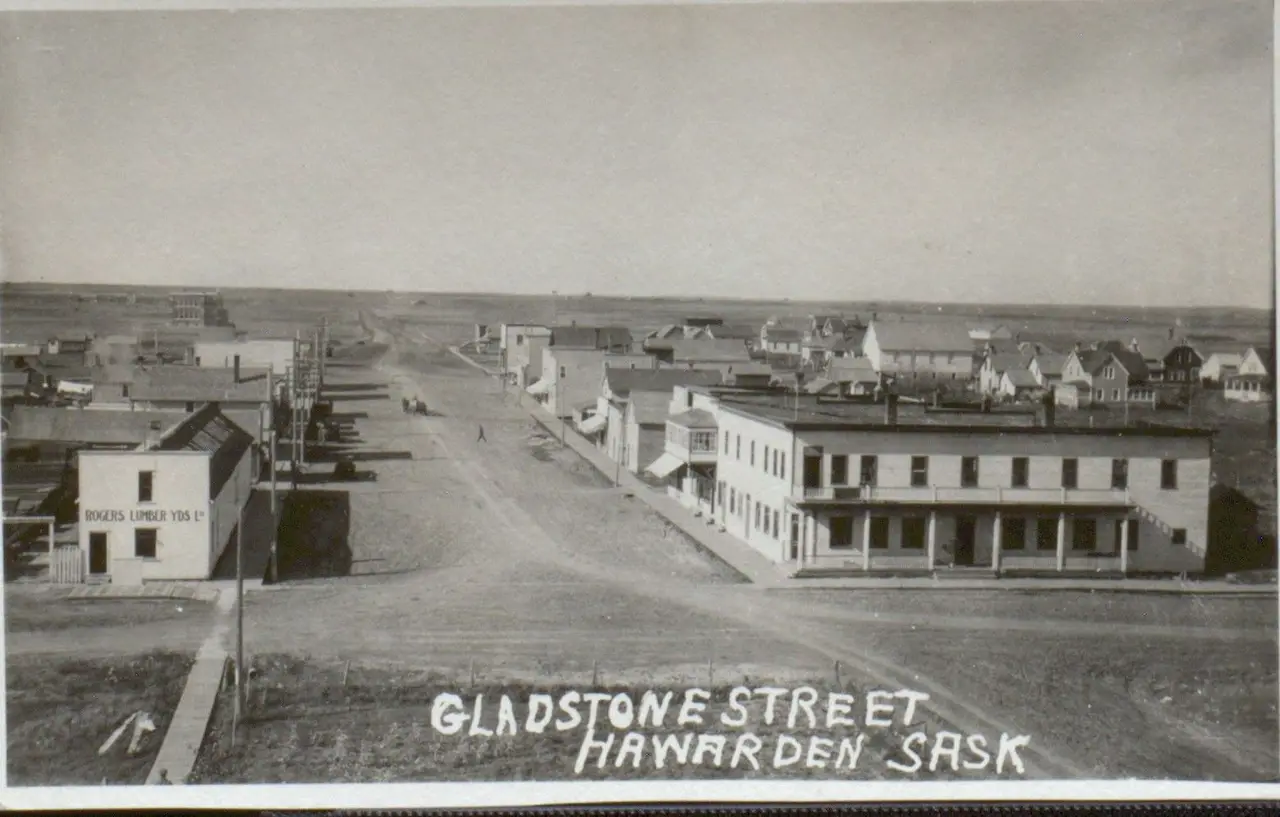 Gladstone Street looking down the main street, about 1915