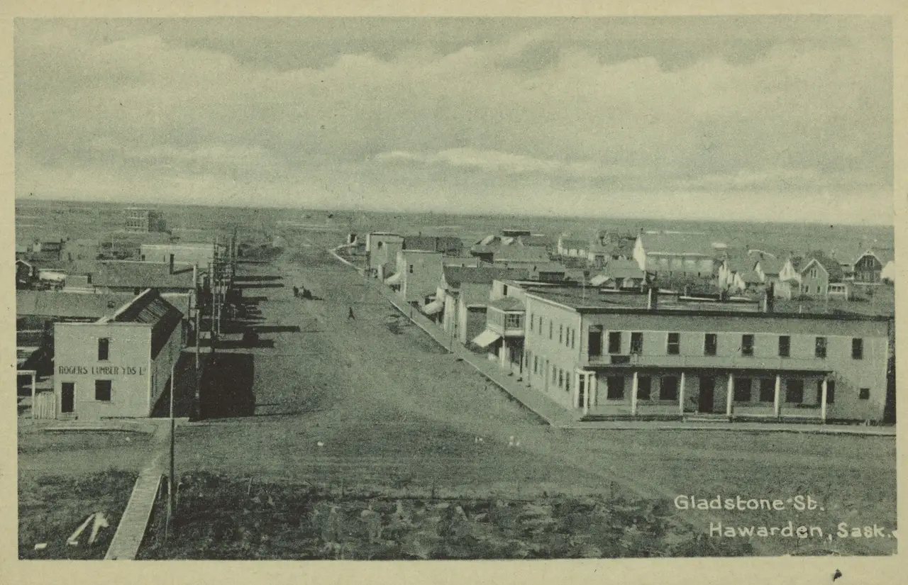 Gladstone Street looking down the town, about 1910